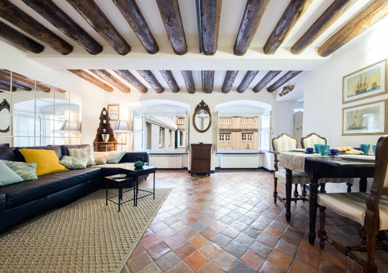 Elegante Loft In Centro Storico Acquario Apartment Genoa Luaran gambar