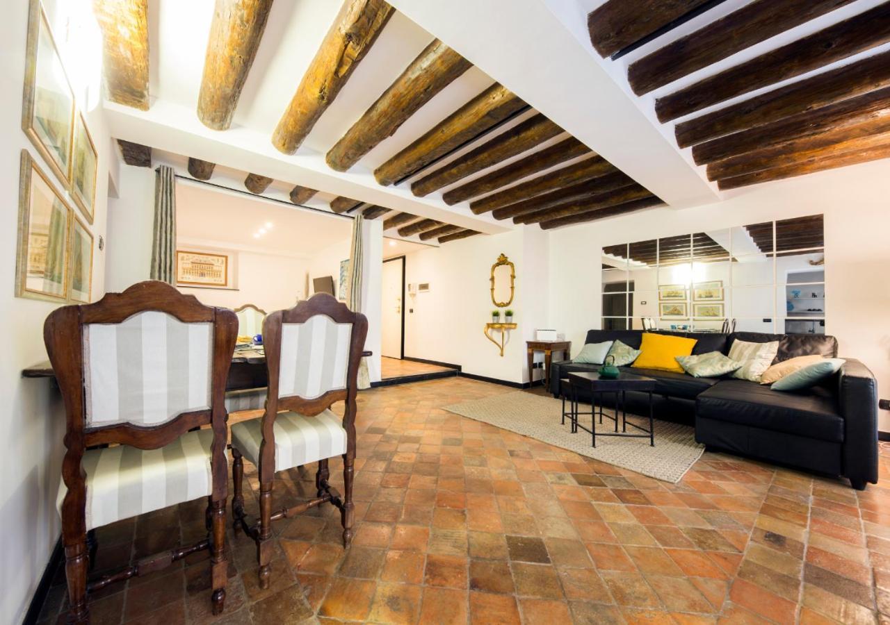 Elegante Loft In Centro Storico Acquario Apartment Genoa Luaran gambar